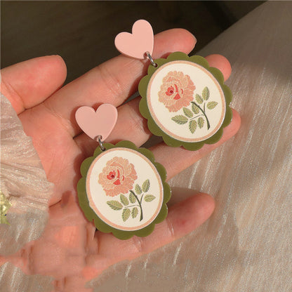 Vintage Rose Earrings: Elegant Floral Charm