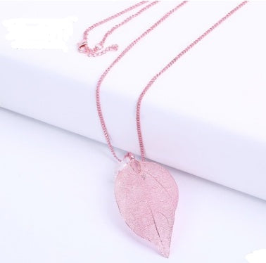 Elegant Gold Leaf Pendant Necklace for Everyday Wear