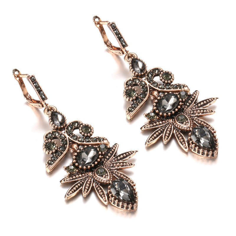 Vintage Bohemian Floral Earrings: Retro Charm